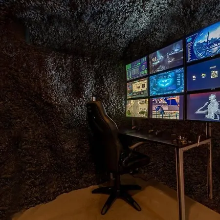 Justice League: Arcade, Theater, Play, And More! Holiday home